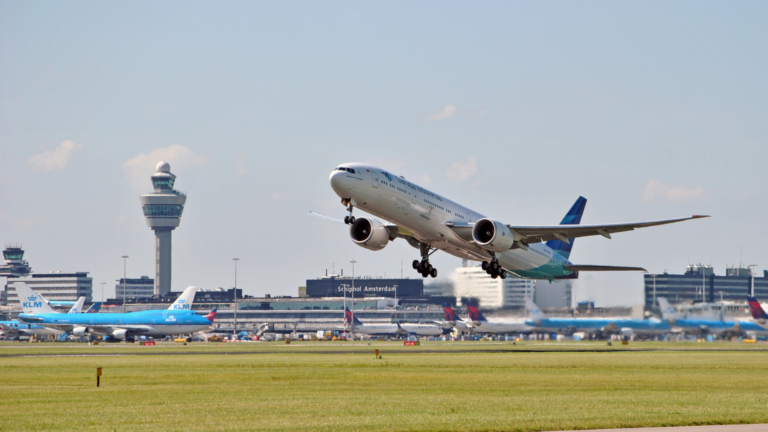 Airplane departing from Amsterdam Airport Schiphol_cropped