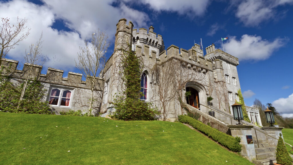 15 Tourist Traps in the US that You Must Avoid Dromoland Castle